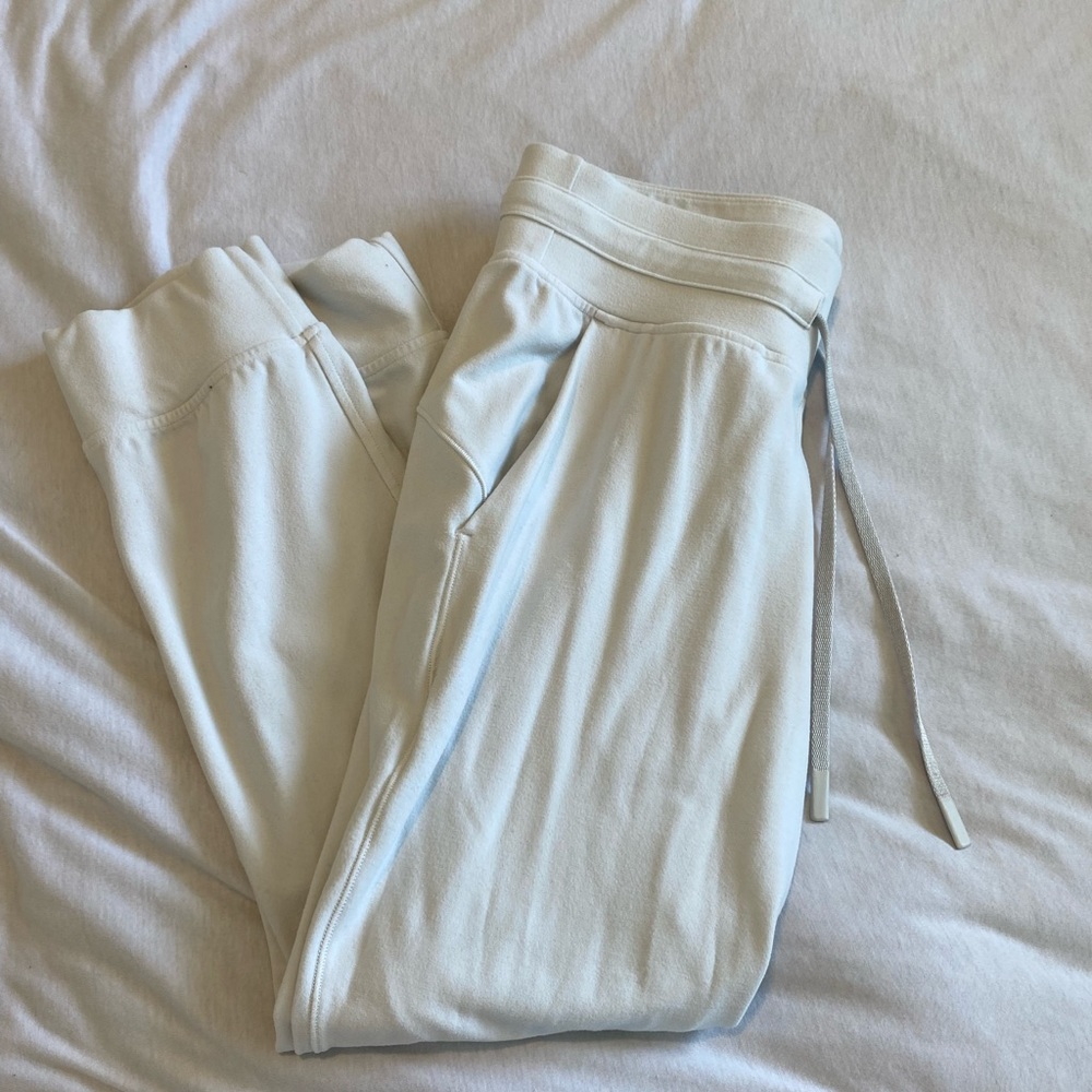 Ready to Rulu Jogger Crops White
